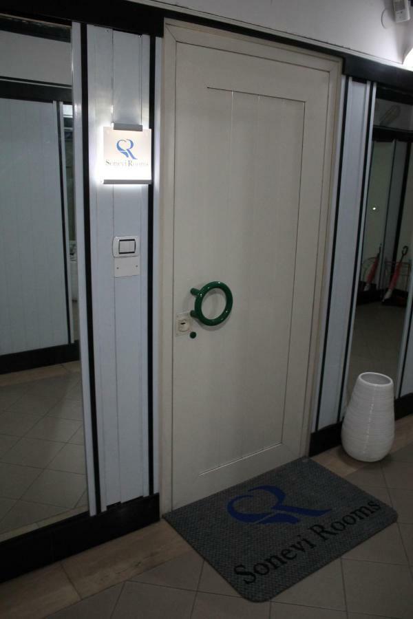 Sonevi Rooms 나폴리 외부 사진